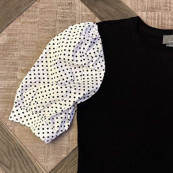 Women’s Anthropologie shirt - Picture 2 of 4